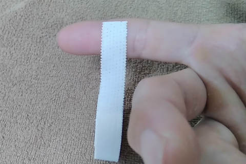 クライミングでの指の痛みを予防するための簡単テーピング方法 クライミングライフ